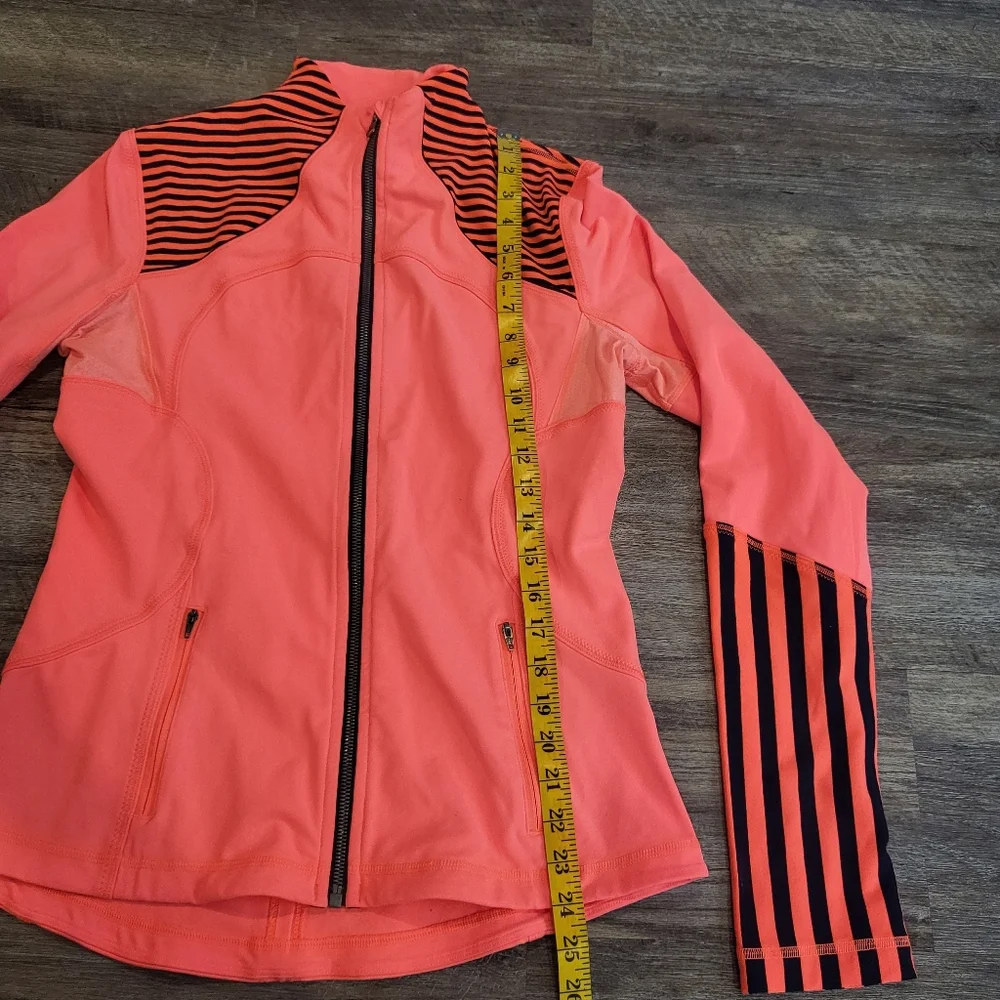 Lululemon Athletica Jacket - Picture 12 of 12